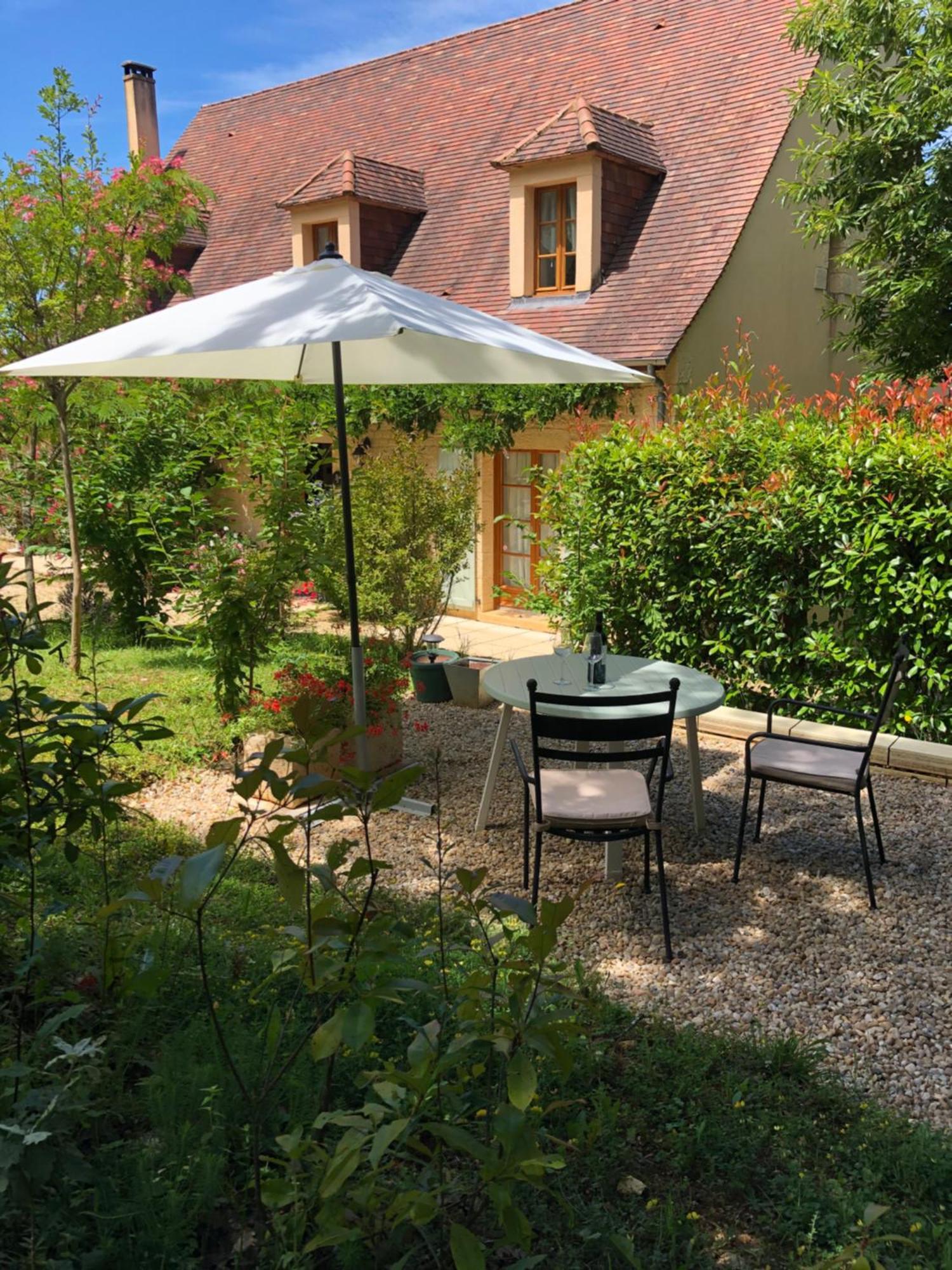 Les Jonquilles Bed & Breakfast Domme Exterior photo